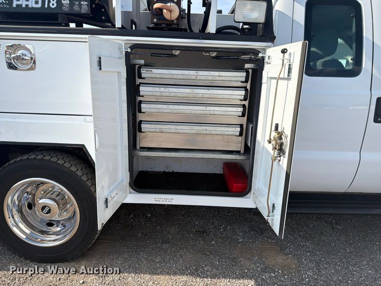 image for item FB5057 2014 Ford F450 Super Duty Ext. Cab utility / service truck