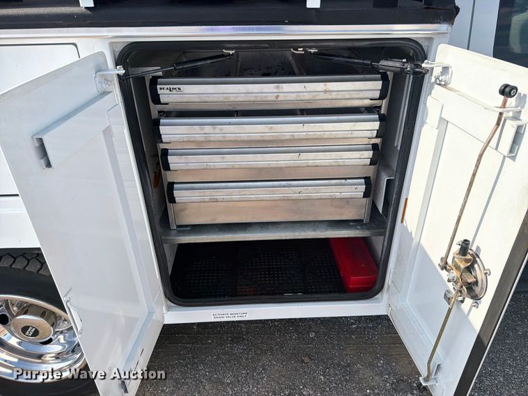 image for item FB5057 2014 Ford F450 Super Duty Ext. Cab utility / service truck