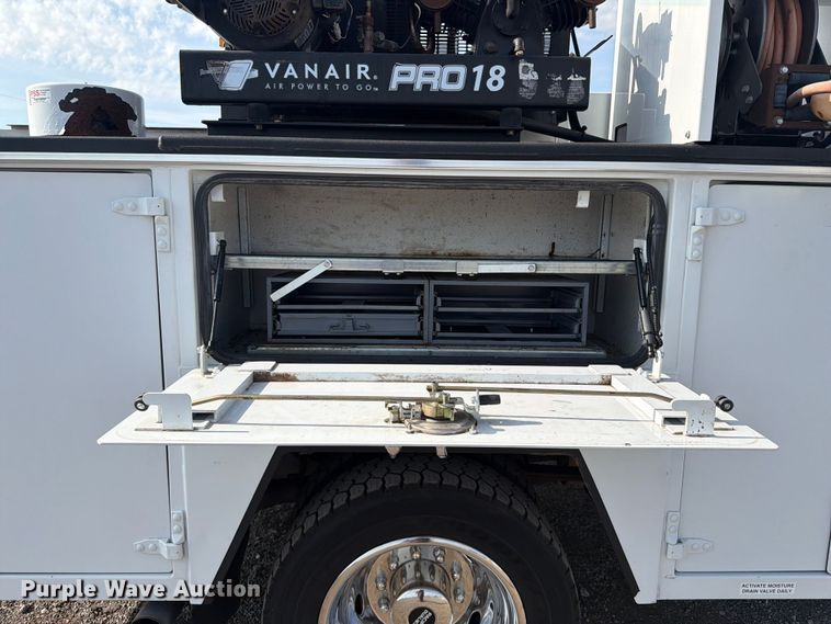 image for item FB5057 2014 Ford F450 Super Duty Ext. Cab utility / service truck
