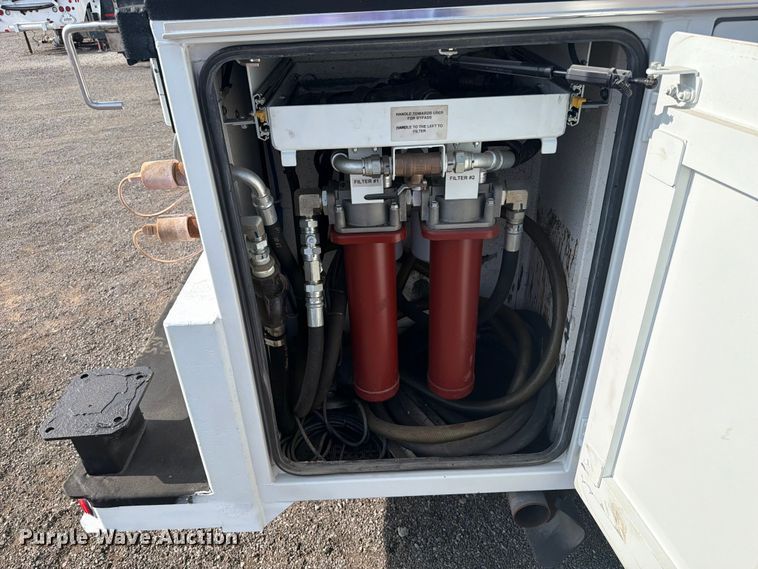 image for item FB5057 2014 Ford F450 Super Duty Ext. Cab utility / service truck