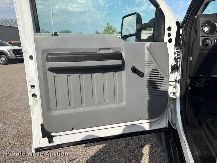 image for item FB5057 2014 Ford F450 Super Duty Ext. Cab utility / service truck