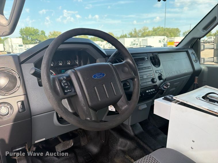 image for item FB5057 2014 Ford F450 Super Duty Ext. Cab utility / service truck