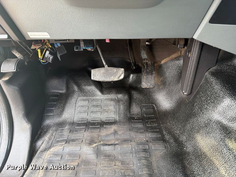 image for item FB5057 2014 Ford F450 Super Duty Ext. Cab utility / service truck