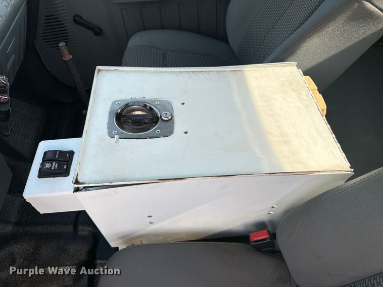 image for item FB5057 2014 Ford F450 Super Duty Ext. Cab utility / service truck