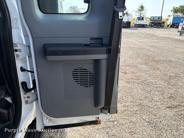 image for item FB5057 2014 Ford F450 Super Duty Ext. Cab utility / service truck