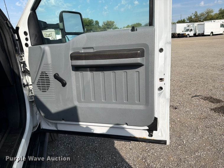 image for item FB5057 2014 Ford F450 Super Duty Ext. Cab utility / service truck