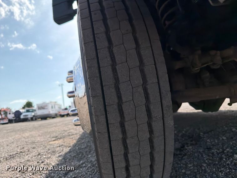 image for item FB5057 2014 Ford F450 Super Duty Ext. Cab utility / service truck