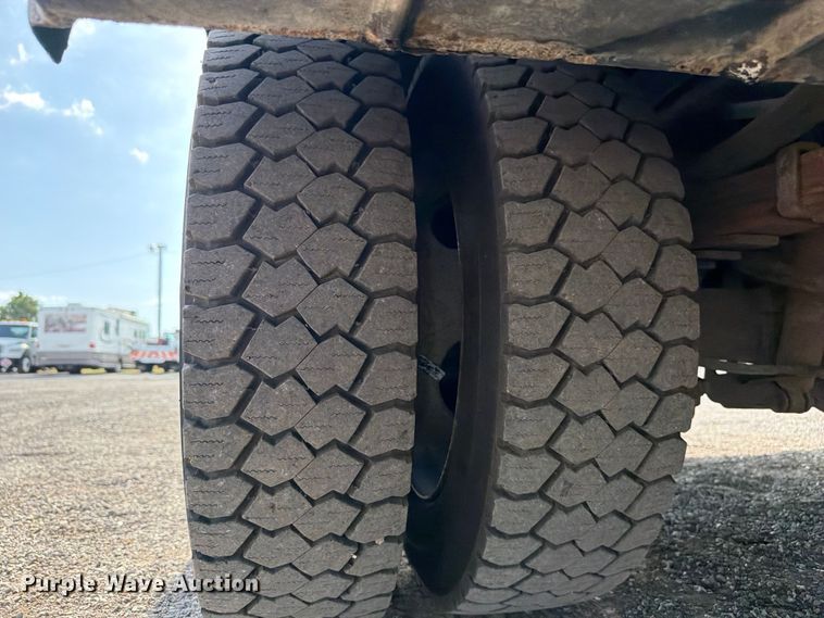 image for item FB5057 2014 Ford F450 Super Duty Ext. Cab utility / service truck