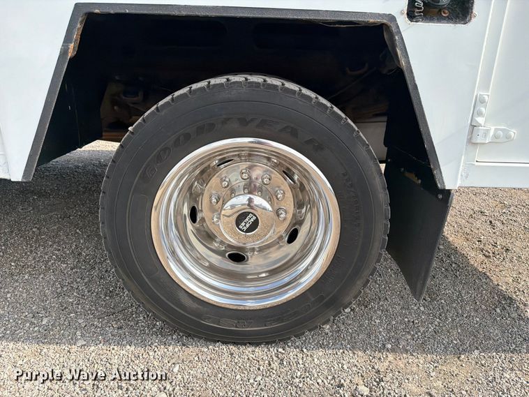 image for item FB5057 2014 Ford F450 Super Duty Ext. Cab utility / service truck