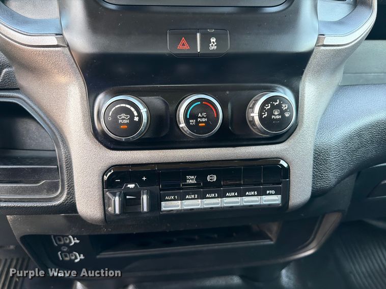 image for item FB5058 2019 RAM 3500 Heavy Duty Crew Cab utility bed pickup truck