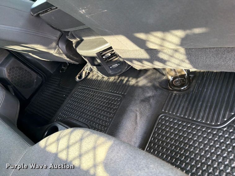 image for item FB5058 2019 RAM 3500 Heavy Duty Crew Cab utility bed pickup truck