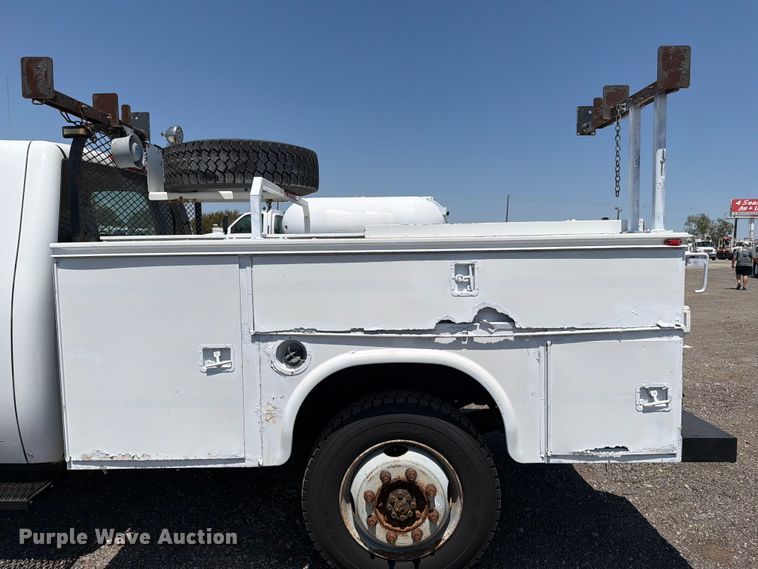 image for item FB5061 2011 Chevrolet Silverado 3500HD Ext. Cab utility bed pickup truck