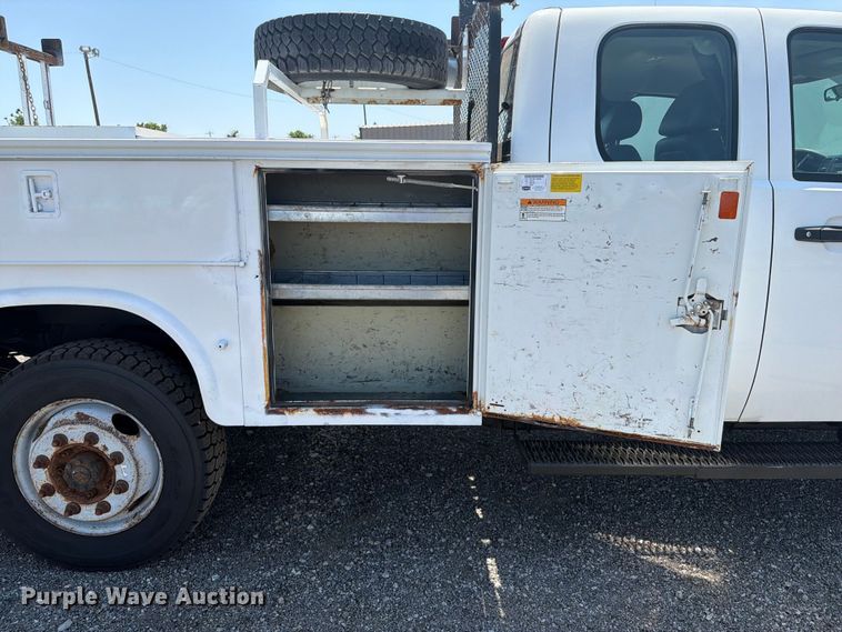 image for item FB5061 2011 Chevrolet Silverado 3500HD Ext. Cab utility bed pickup truck