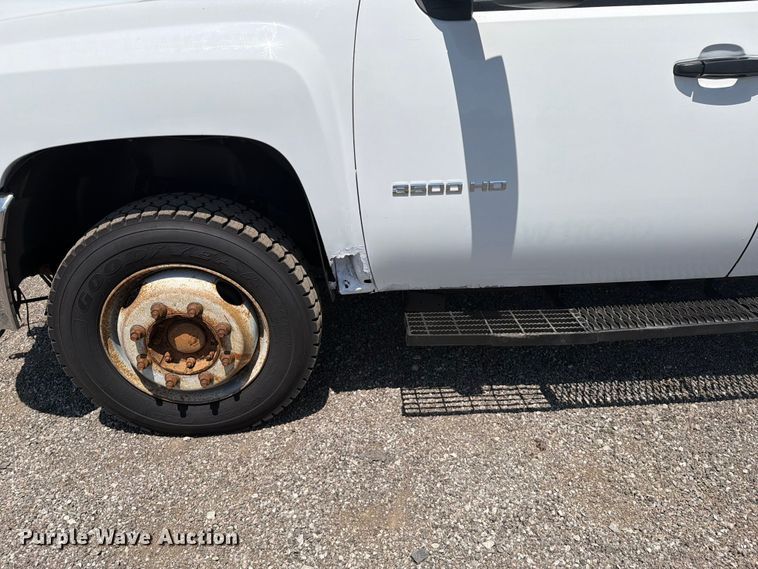 image for item FB5061 2011 Chevrolet Silverado 3500HD Ext. Cab utility bed pickup truck