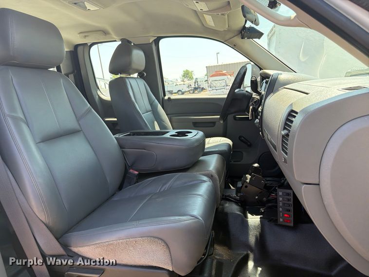 image for item FB5061 2011 Chevrolet Silverado 3500HD Ext. Cab utility bed pickup truck