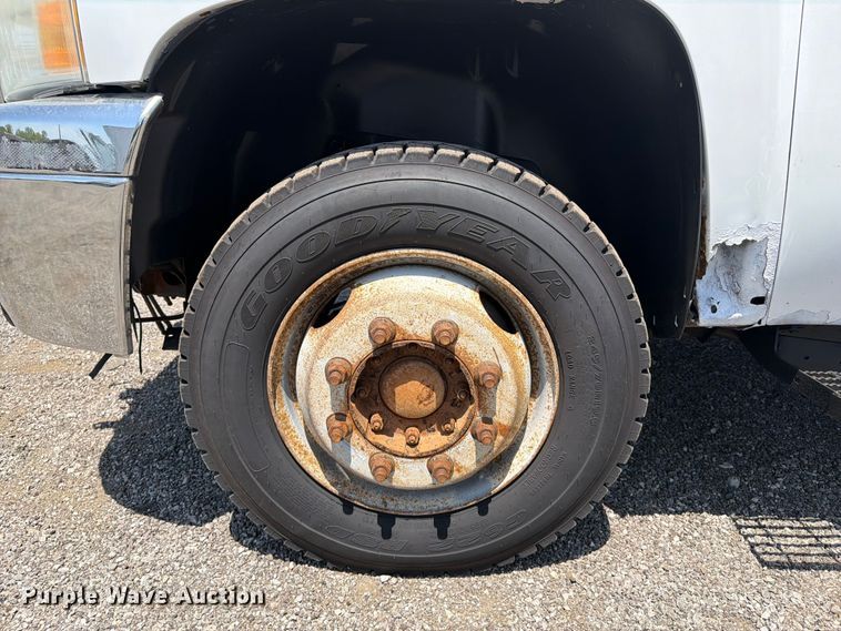 image for item FB5061 2011 Chevrolet Silverado 3500HD Ext. Cab utility bed pickup truck