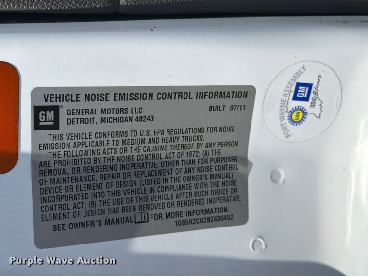 image for item FB5061 2011 Chevrolet Silverado 3500HD Ext. Cab utility bed pickup truck