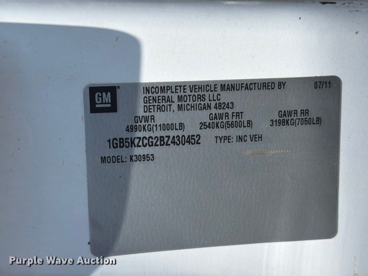 image for item FB5061 2011 Chevrolet Silverado 3500HD Ext. Cab utility bed pickup truck