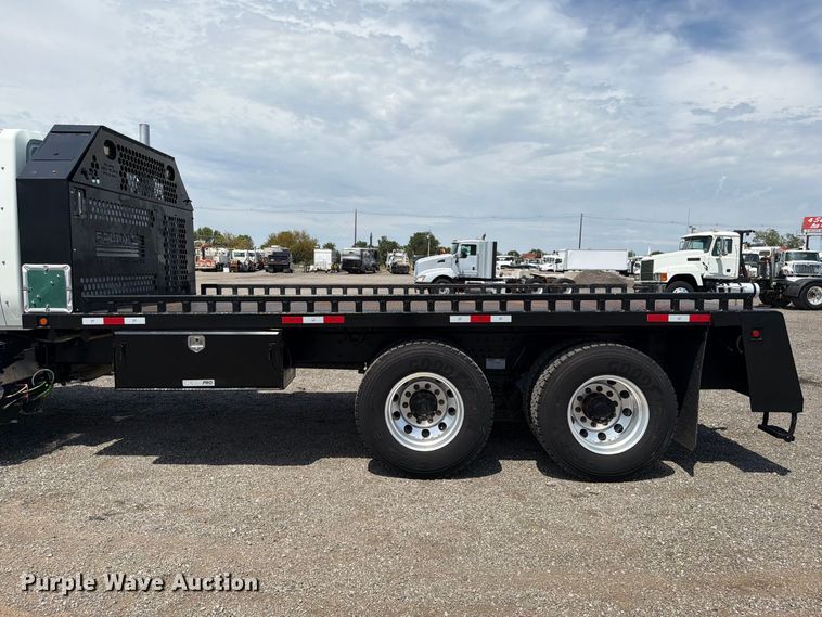 image for item FB5068 2015 International WorkStar 7400 Crew Cab flatbed truck