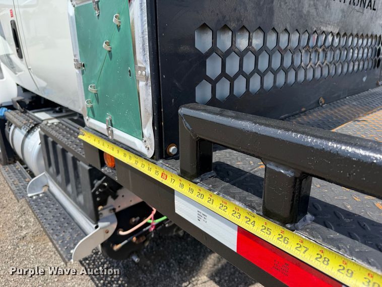 image for item FB5068 2015 International WorkStar 7400 Crew Cab flatbed truck