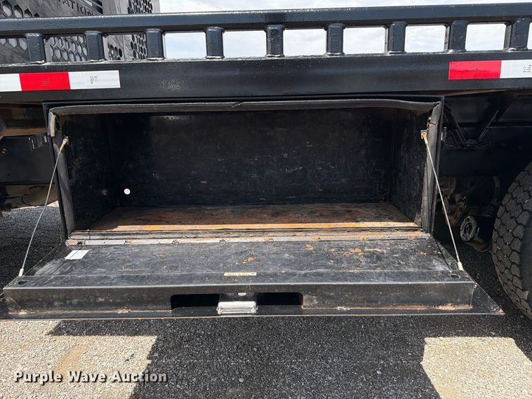 image for item FB5068 2015 International WorkStar 7400 Crew Cab flatbed truck