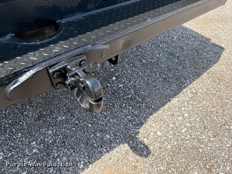 image for item FB5068 2015 International WorkStar 7400 Crew Cab flatbed truck
