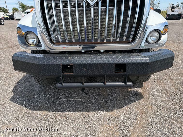 image for item FB5068 2015 International WorkStar 7400 Crew Cab flatbed truck