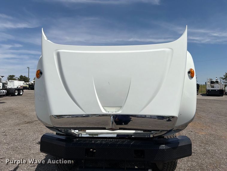 image for item FB5068 2015 International WorkStar 7400 Crew Cab flatbed truck