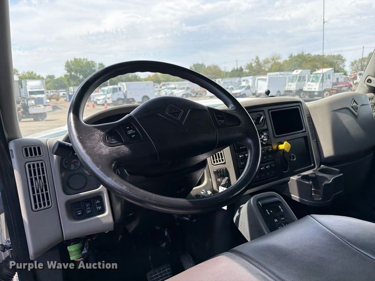 image for item FB5068 2015 International WorkStar 7400 Crew Cab flatbed truck