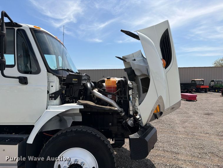 image for item FB5068 2015 International WorkStar 7400 Crew Cab flatbed truck