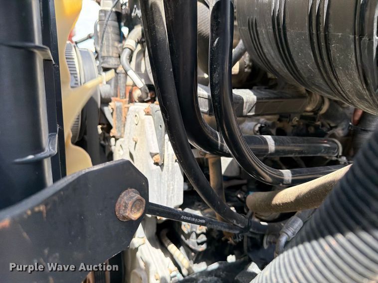 image for item FB5068 2015 International WorkStar 7400 Crew Cab flatbed truck