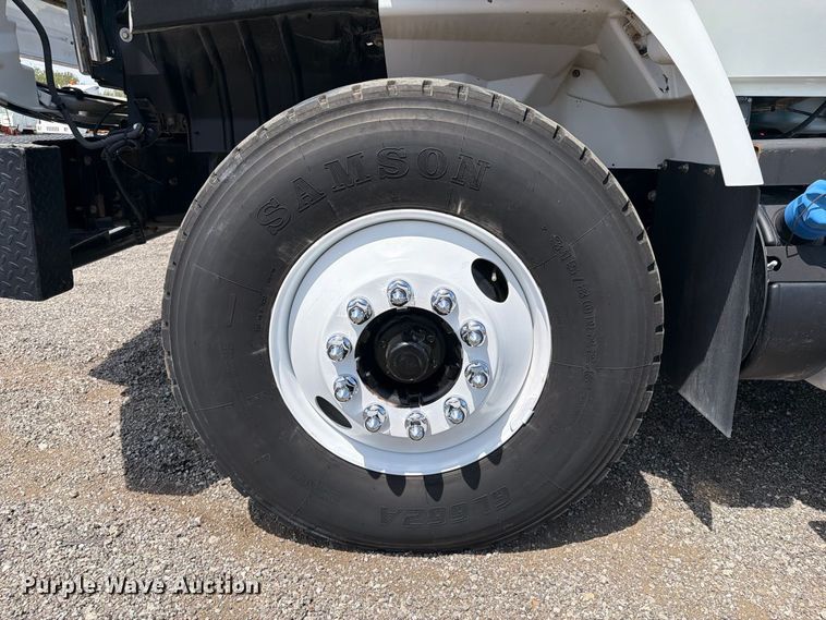 image for item FB5068 2015 International WorkStar 7400 Crew Cab flatbed truck