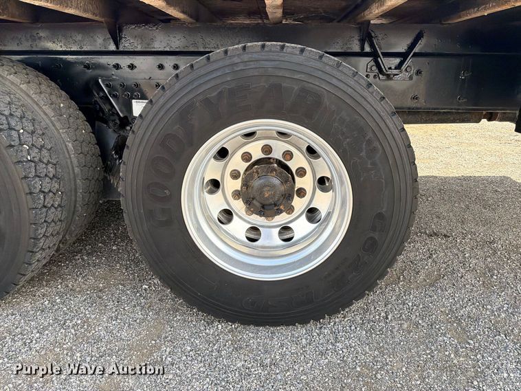 image for item FB5068 2015 International WorkStar 7400 Crew Cab flatbed truck