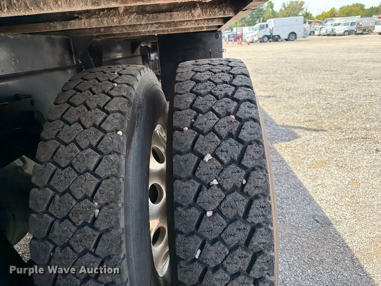 image for item FB5068 2015 International WorkStar 7400 Crew Cab flatbed truck