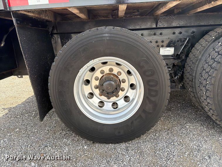 image for item FB5068 2015 International WorkStar 7400 Crew Cab flatbed truck