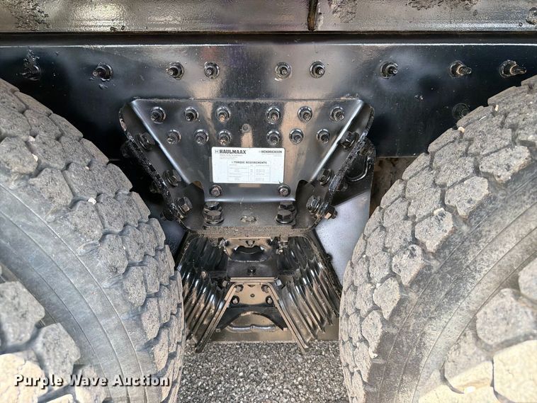 image for item FB5068 2015 International WorkStar 7400 Crew Cab flatbed truck