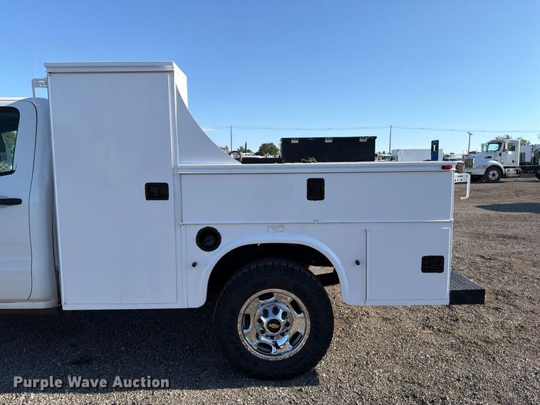 image for item FB5073 2015 Chevrolet Silverado 2500HD Ext. Cab utility bed pickup truck