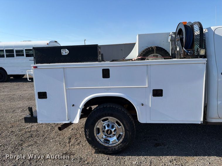 image for item FB5073 2015 Chevrolet Silverado 2500HD Ext. Cab utility bed pickup truck