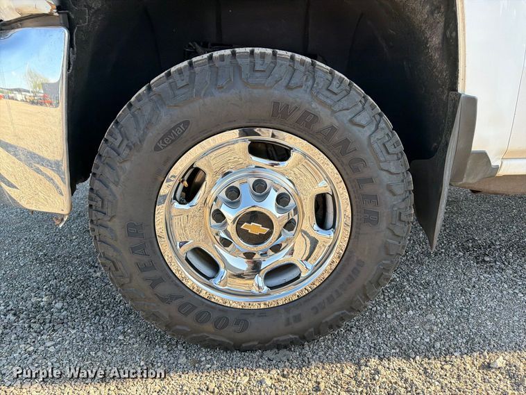 image for item FB5073 2015 Chevrolet Silverado 2500HD Ext. Cab utility bed pickup truck