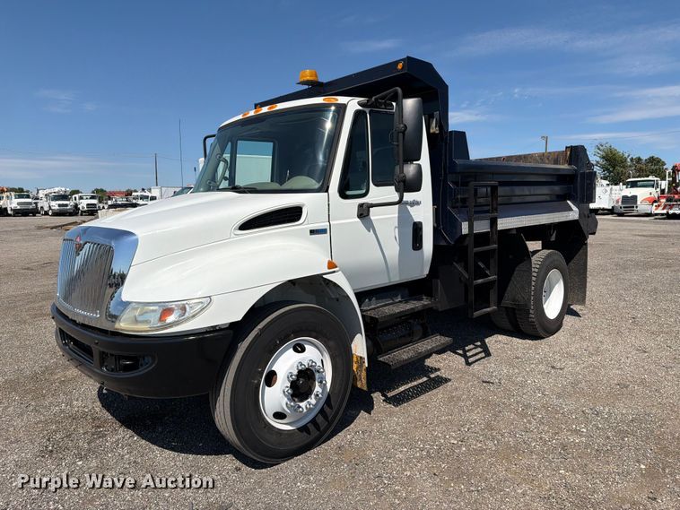2013 International DuraStar 4300 dump truck