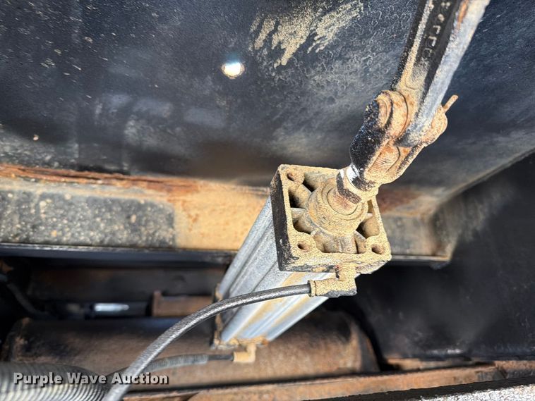 image for item FB5080 2013 International DuraStar 4300 dump truck