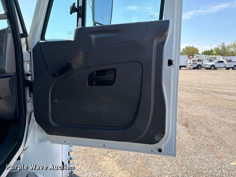 image for item FB5080 2013 International DuraStar 4300 dump truck