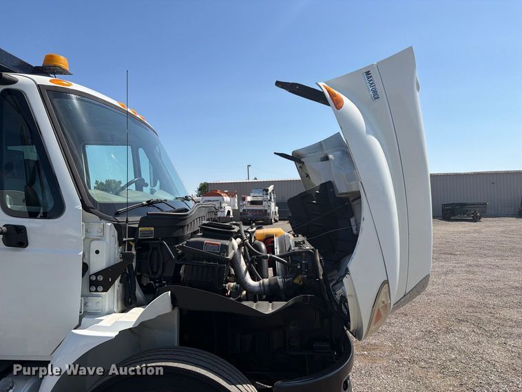 image for item FB5080 2013 International DuraStar 4300 dump truck