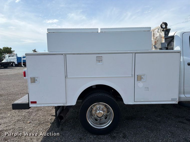 image for item FB5087 2013 RAM 5500 Heavy Duty Crew Cab utility / service truck