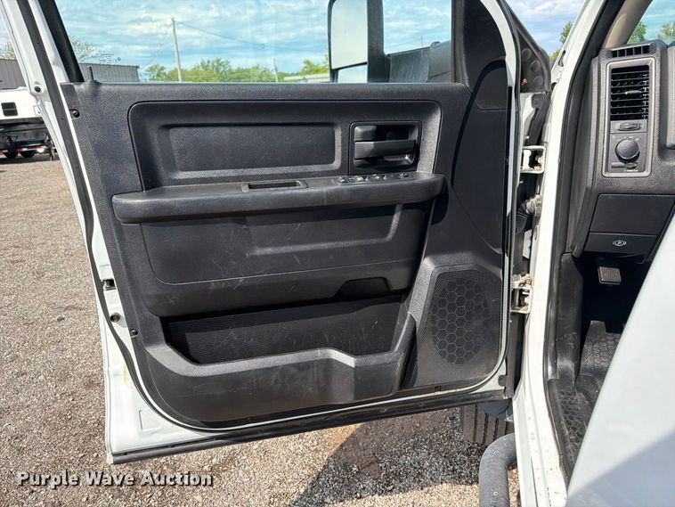 image for item FB5087 2013 RAM 5500 Heavy Duty Crew Cab utility / service truck
