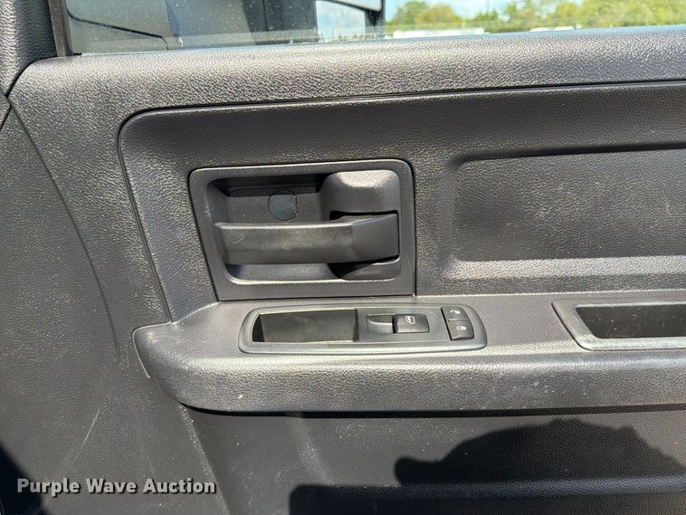 image for item FB5087 2013 RAM 5500 Heavy Duty Crew Cab utility / service truck