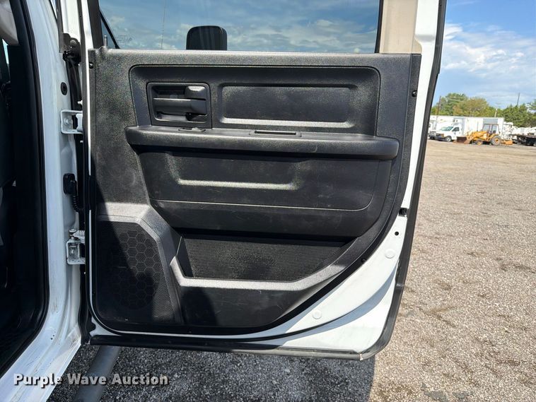 image for item FB5087 2013 RAM 5500 Heavy Duty Crew Cab utility / service truck