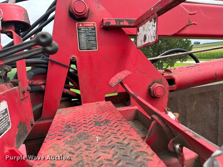 image for item FB5926 1996 International 4700 grapple truck