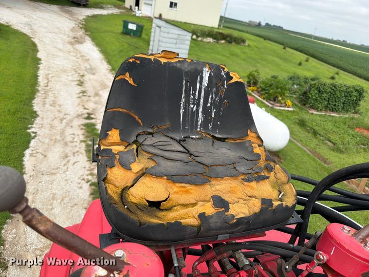 image for item FB5926 1996 International 4700 grapple truck