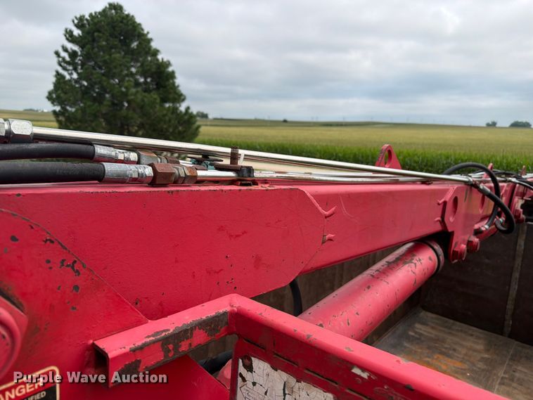 image for item FB5926 1996 International 4700 grapple truck